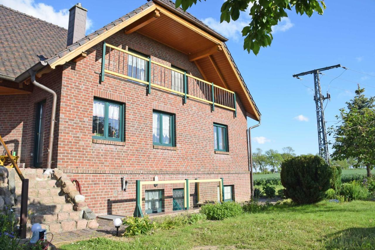 Ferienwohnung Zudar Auf Ruegen エクステリア 写真