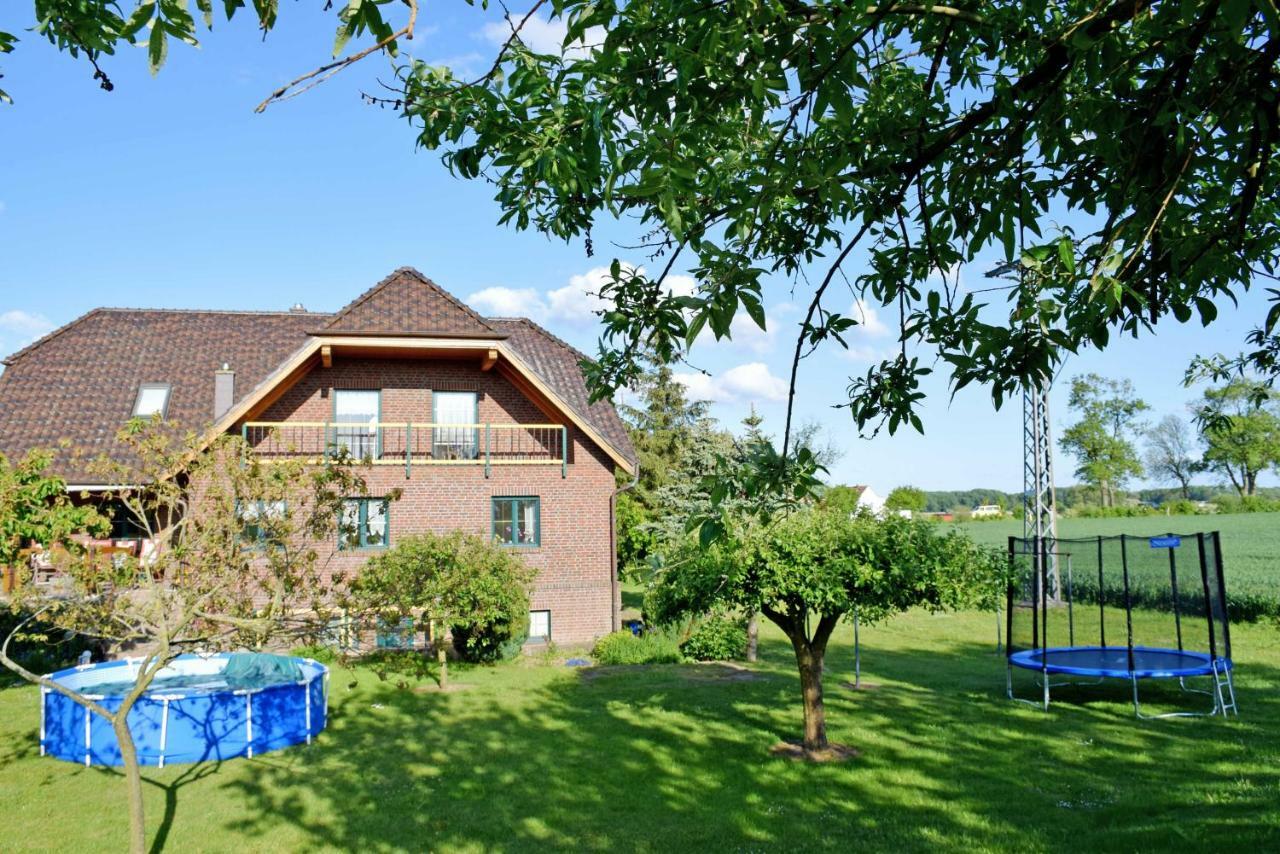 Ferienwohnung Zudar Auf Ruegen エクステリア 写真